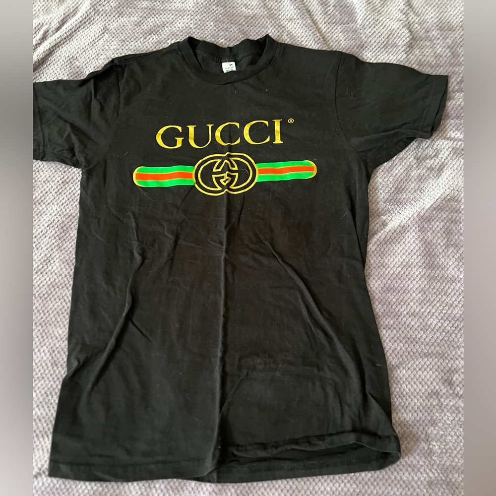 G ucci logo shirt